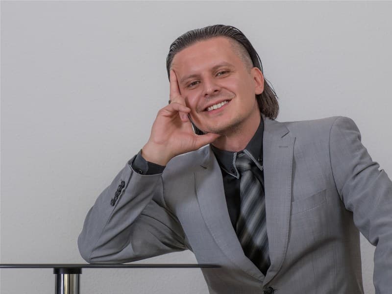 Promi Callboy – Begleiter aus der Schweiz (2)